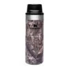 Stanley - Trigger-Action Travel Mug 0,47L Country DNA Mossy Oak 1 Stanley - Trigger-Action Travel Mug 0,47L Country DNA Mossy Oak -Nordisko Butik Stanley Trigger Action Travel Mug 047L 02.w610.h610.fill