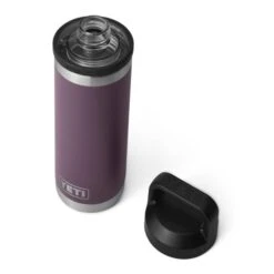 YETI - Rambler Flaske Med Chug Låg 532 Ml Purple -Nordisko Butik YETI Rambler Flaske Med Chug Laag 532ml Purple 02.w610.h610.fill
