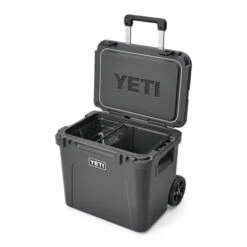 YETI - Roadie 60 Køleboks M. Hjul -Nordisko Butik YETI Roadie 60 Koeleboks m Hjul 02.w610.h610.fill
